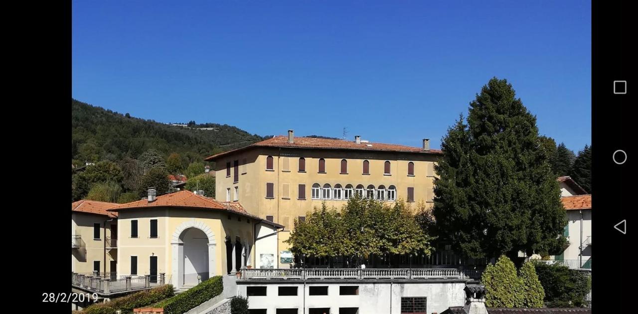 ホテル Residenza Santa Valeria Caglio エクステリア 写真