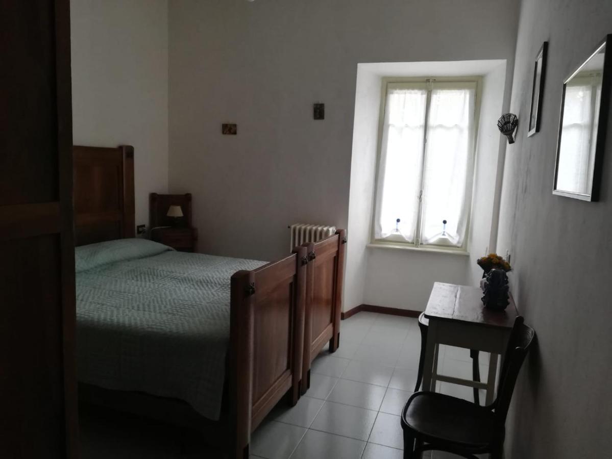 ホテル Residenza Santa Valeria Caglio エクステリア 写真