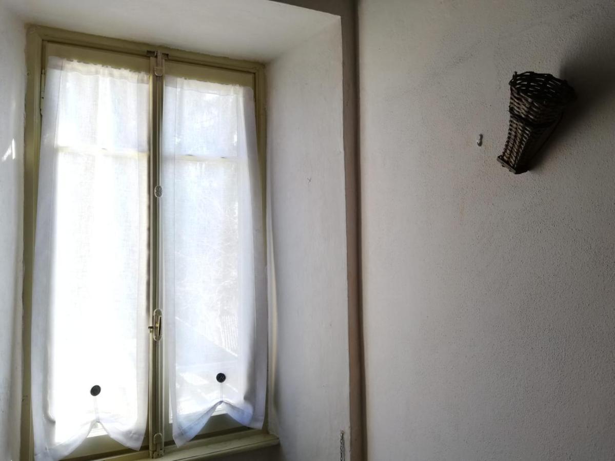 ホテル Residenza Santa Valeria Caglio エクステリア 写真