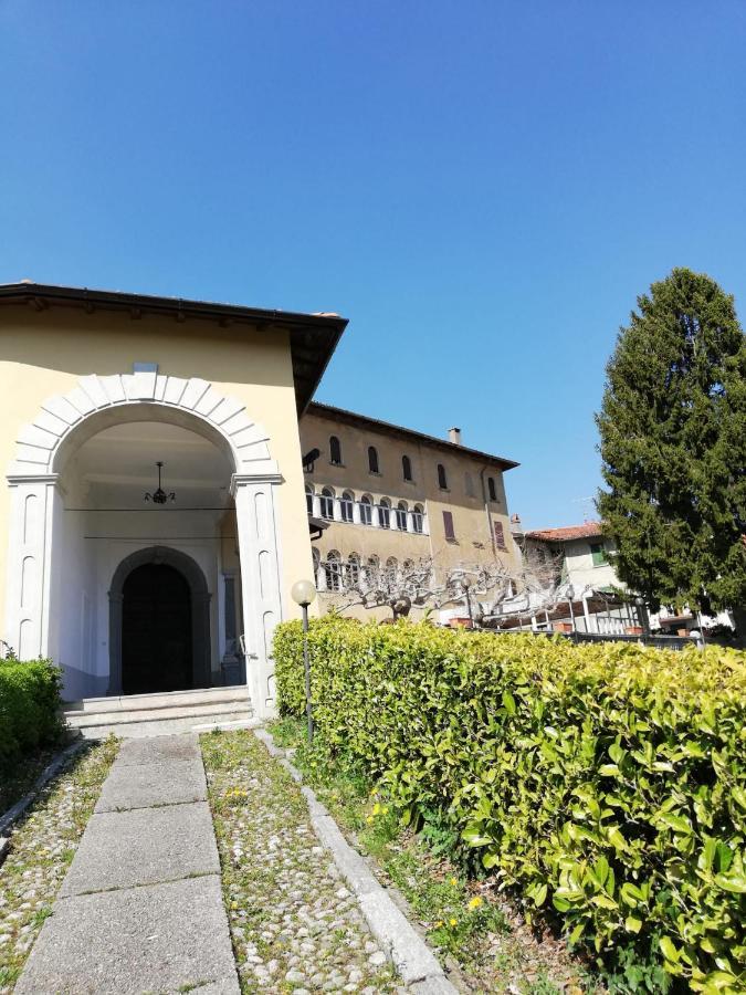 ホテル Residenza Santa Valeria Caglio エクステリア 写真