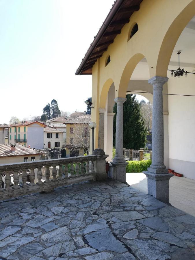 ホテル Residenza Santa Valeria Caglio エクステリア 写真