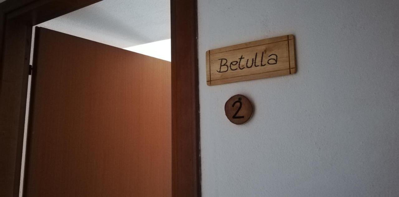 ホテル Residenza Santa Valeria Caglio エクステリア 写真