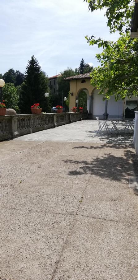 ホテル Residenza Santa Valeria Caglio エクステリア 写真